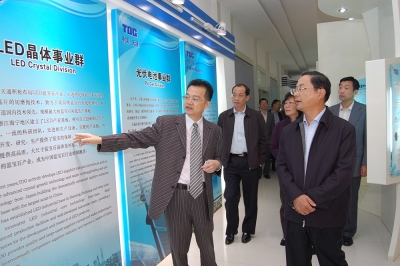 2011年，國家商務部副部長蔣耀平視察天通